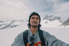 Nadir On The Go: Bangladeshi Travel Filmmaker